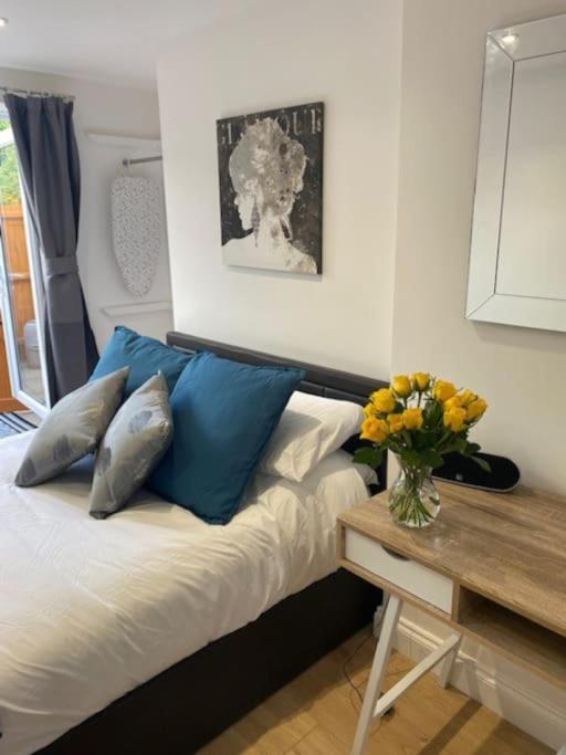Stylish 1 Bedroom Studio Outdoor Area And Hot Tub Bournemouth Luaran gambar
