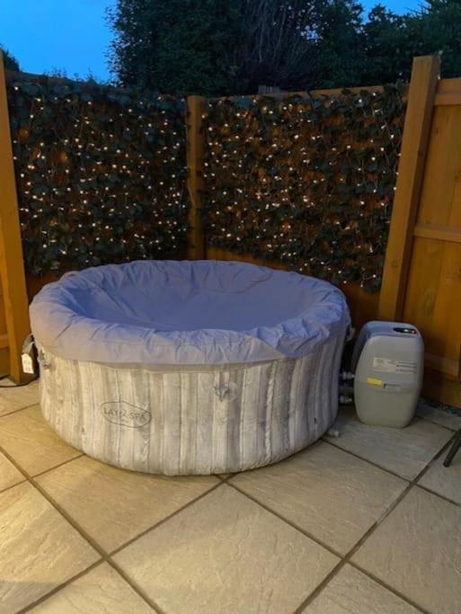 Stylish 1 Bedroom Studio Outdoor Area And Hot Tub Bournemouth Luaran gambar