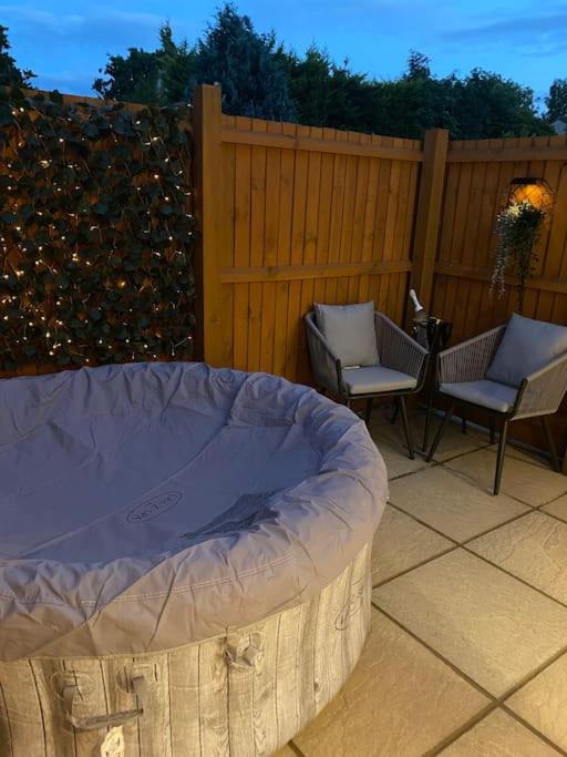 Stylish 1 Bedroom Studio Outdoor Area And Hot Tub Bournemouth Luaran gambar